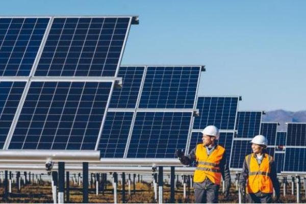 Fotovoltaiske sikringsmaterialforskjeller og distinksjoner